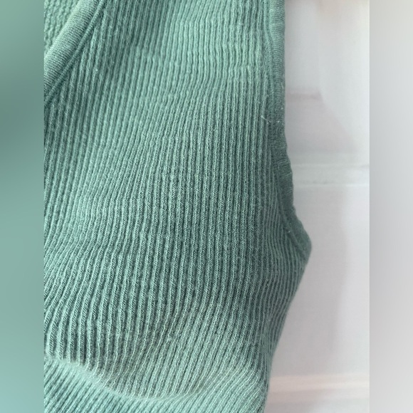 Bundle of (2) Tank Top Style Crop Tops Size M - Picture 6 of 9